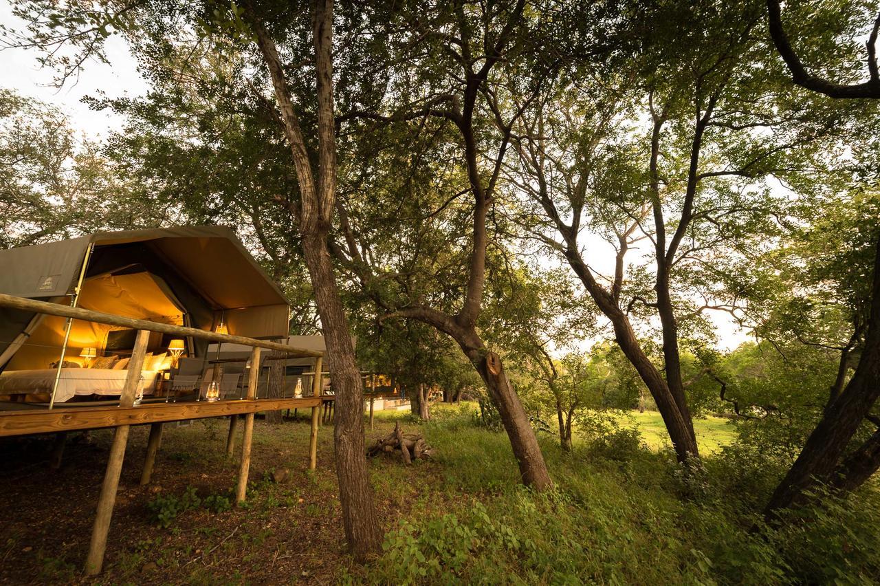הוילה הודספרויט Rukiya Safari Camp מראה חיצוני תמונה