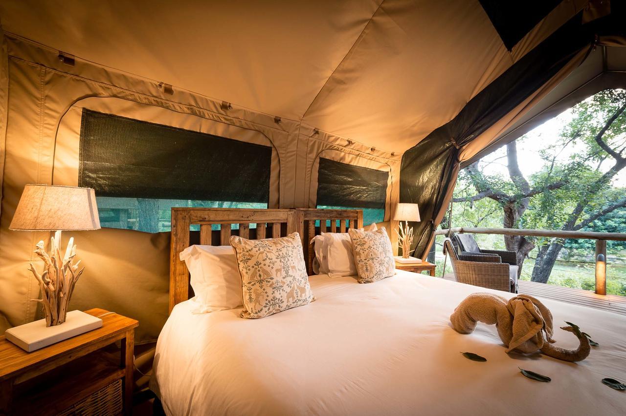 הוילה הודספרויט Rukiya Safari Camp מראה חיצוני תמונה