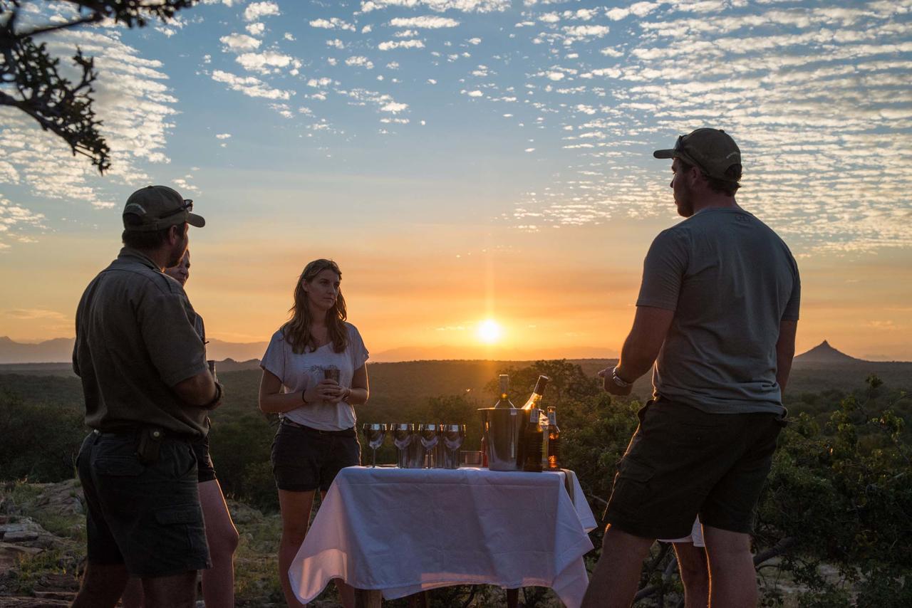 הוילה הודספרויט Rukiya Safari Camp מראה חיצוני תמונה